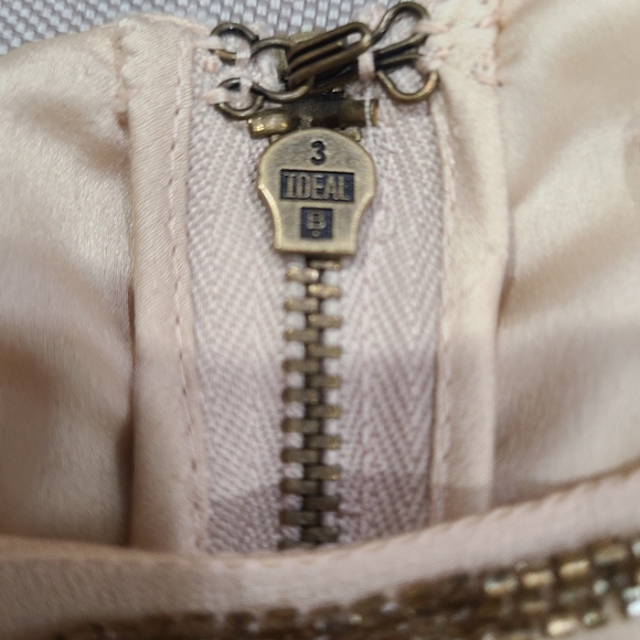 ALICE + OLIVIA Ivory Gold Metallic Beaded Bell Sleeve 3/4 Sheath Stripe S - Picture 9 of 16